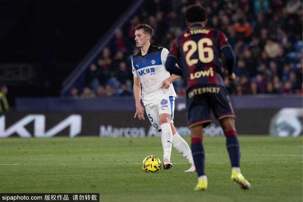 西甲焦点战前瞻：维戈塞尔塔力争欧战，阿拉维斯深陷保级泥潭，谁将主宰巴莱多斯？